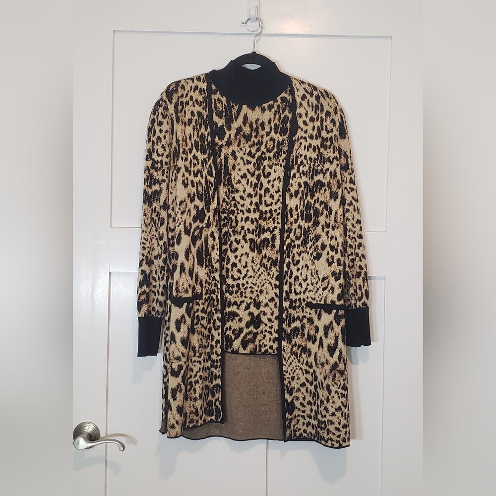 Chicos 2 Piece Cardigan Long Open & Sleeveless Mock Neck Top Medium/1 Leopard